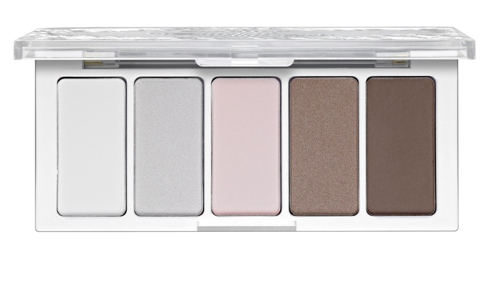 ess_WinterWonderful_Eyeshadow Palette_opend.jpg