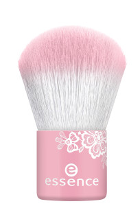 ess. mini kabuki brush